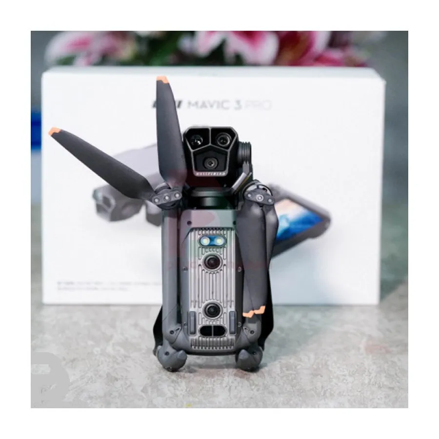 DJI Mavic 3 Pro Fly More Combo DJI Mavic 3 Pro Fly More Combo